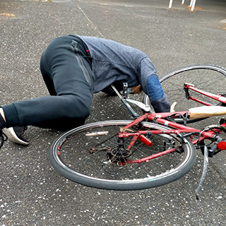 自転車から転んで外傷